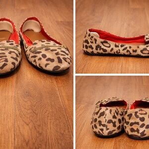 Report Animal Print flats Size 8.5